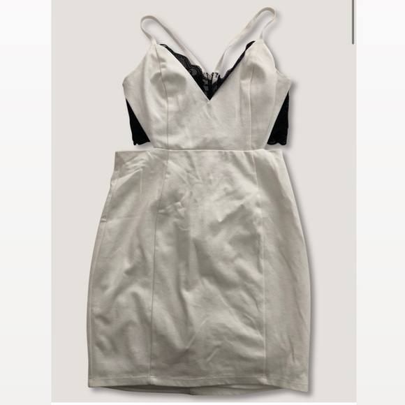 Black & Ivory Backless Lace Dress - Picture 5 of 10